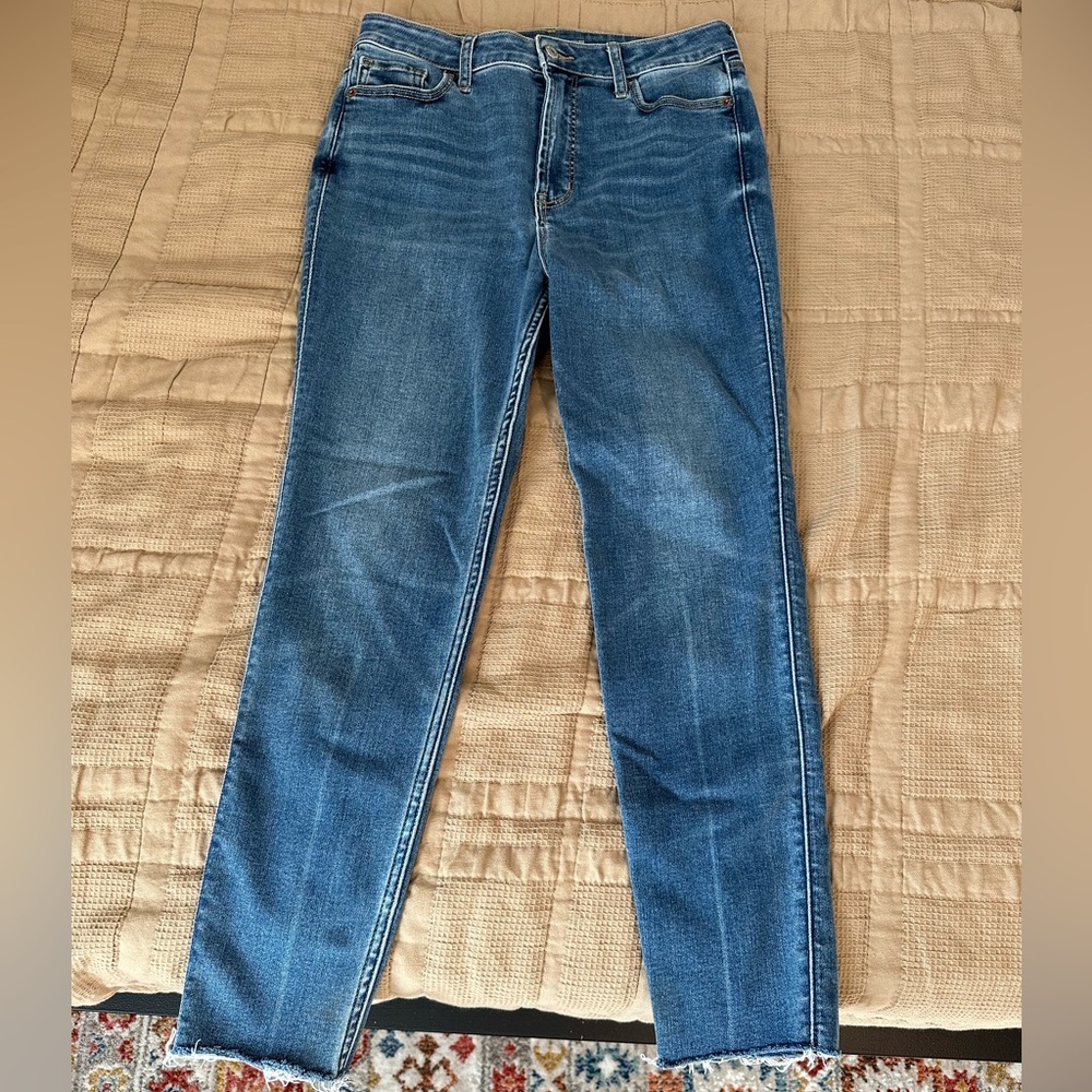 Old Navy Extra High-Rise Rockstar Super Skinny Jean
